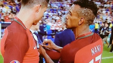 Роналду подарил Нани «Серебряную бутсу» Евро-2016
